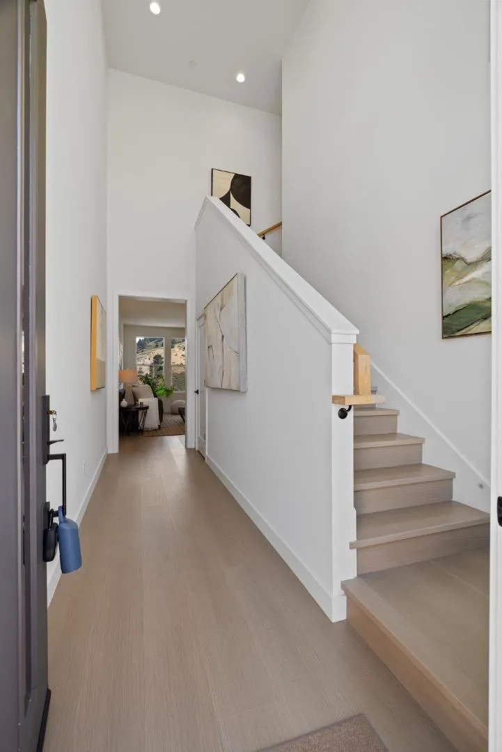 819 Fassler Pacifica, CA 94044