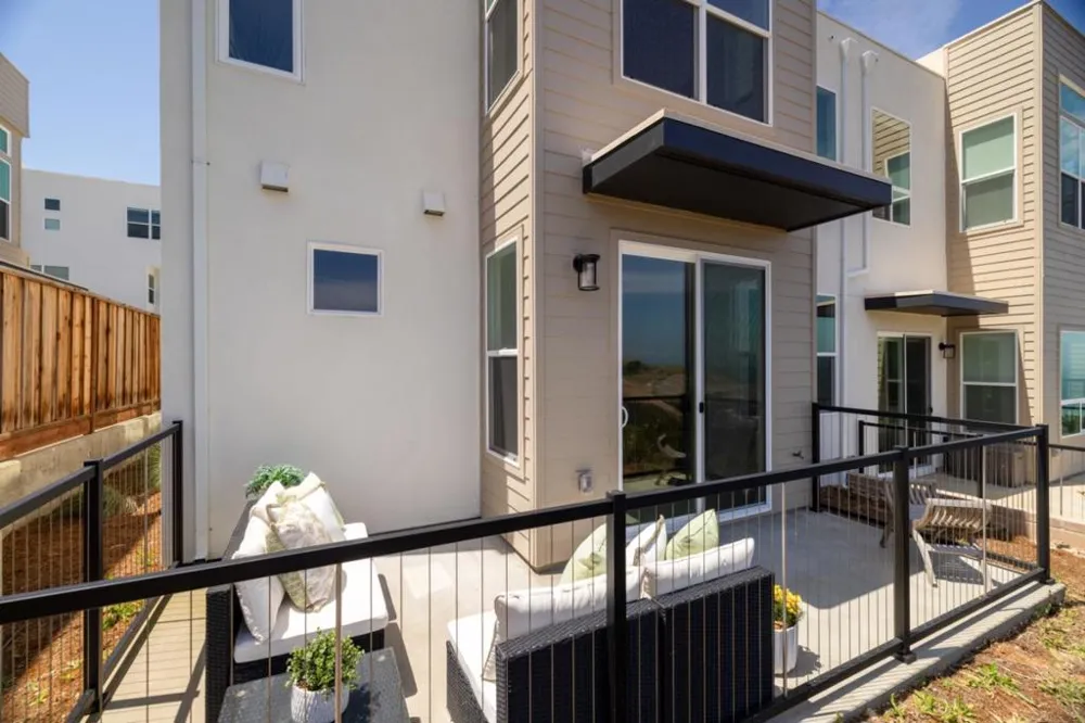 819 Fassler Pacifica, CA 94044