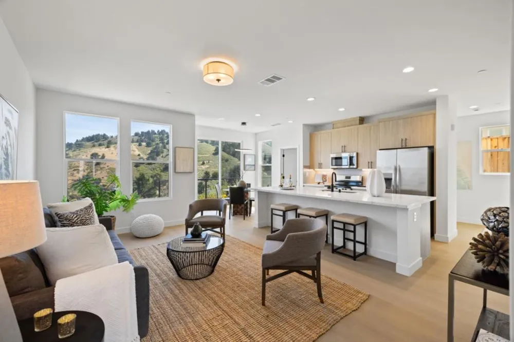 819 Fassler Pacifica, CA 94044