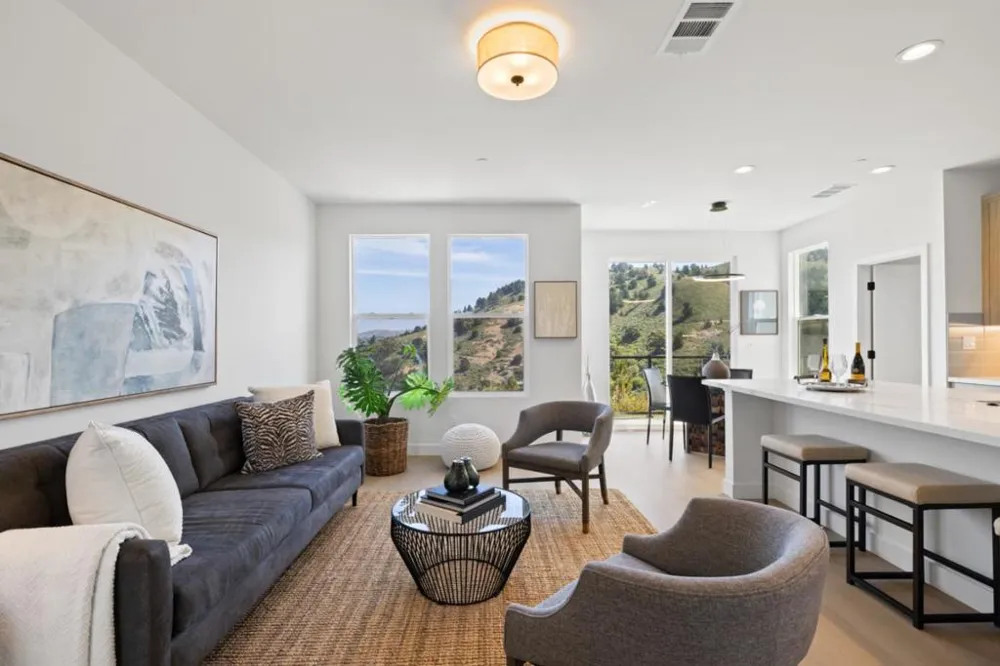 819 Fassler Pacifica, CA 94044