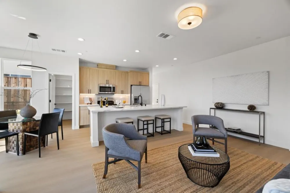 819 Fassler Pacifica, CA 94044