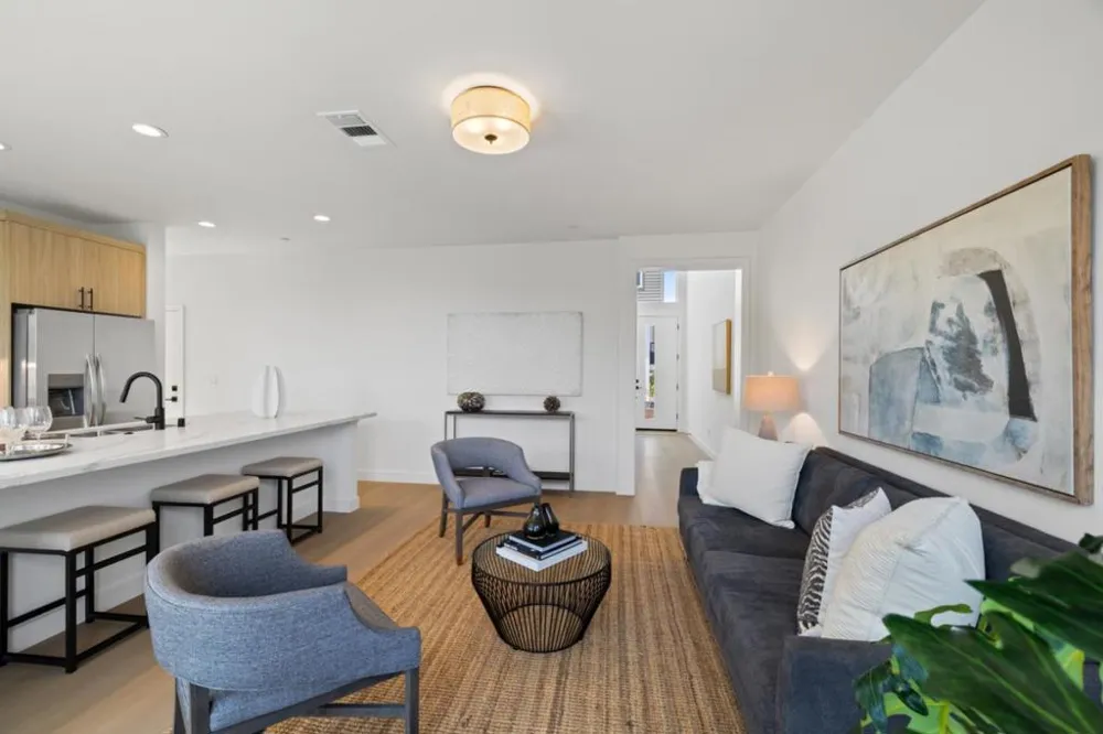 819 Fassler Pacifica, CA 94044