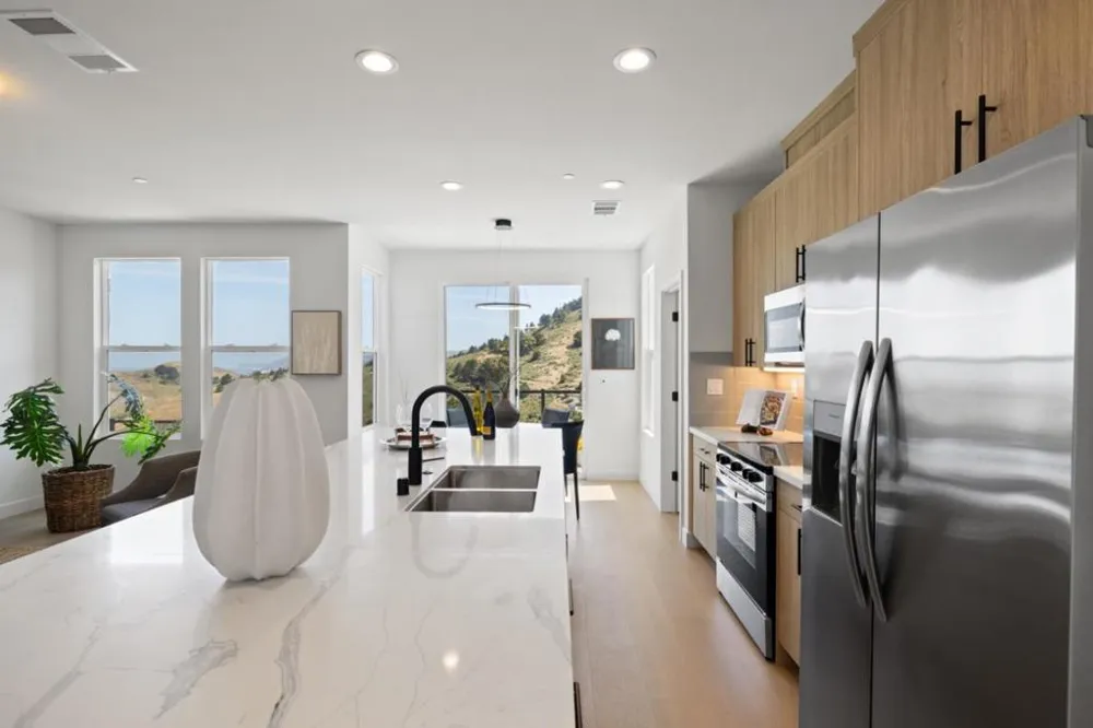 819 Fassler Pacifica, CA 94044