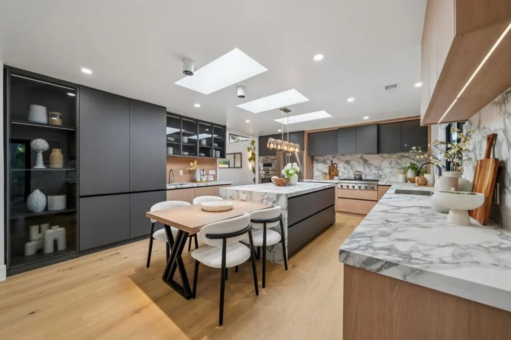 12311 Viewoak Drive Saratoga, CA 95070