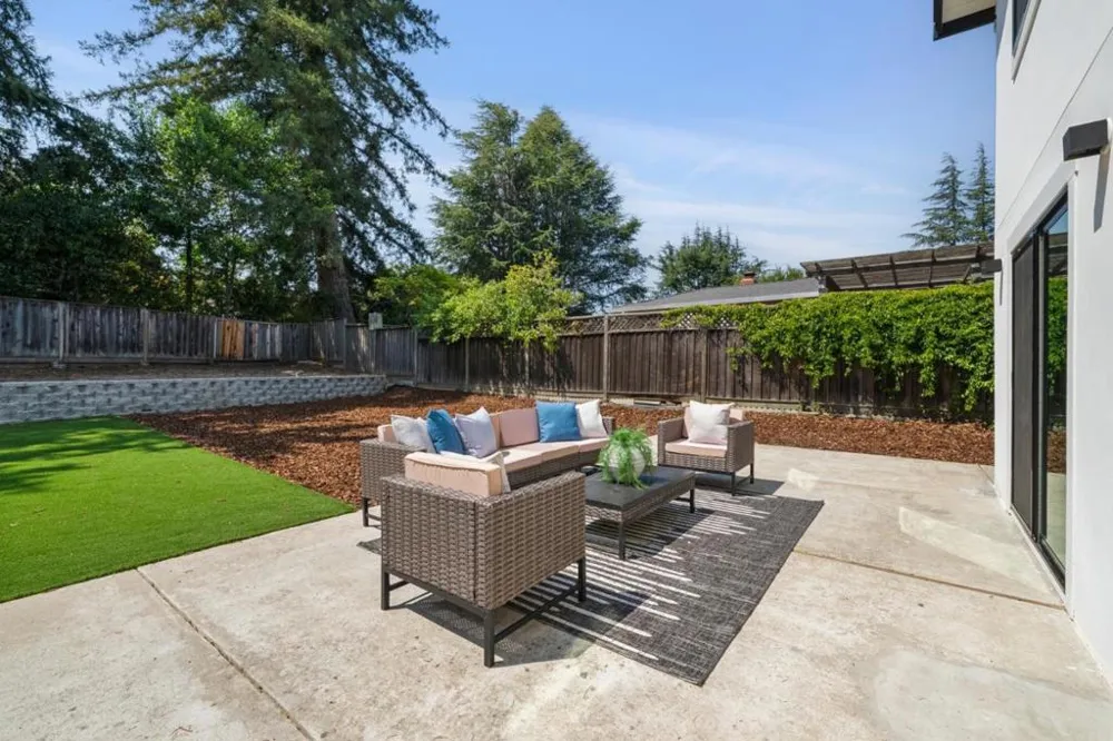 12311 Viewoak Drive Saratoga, CA 95070