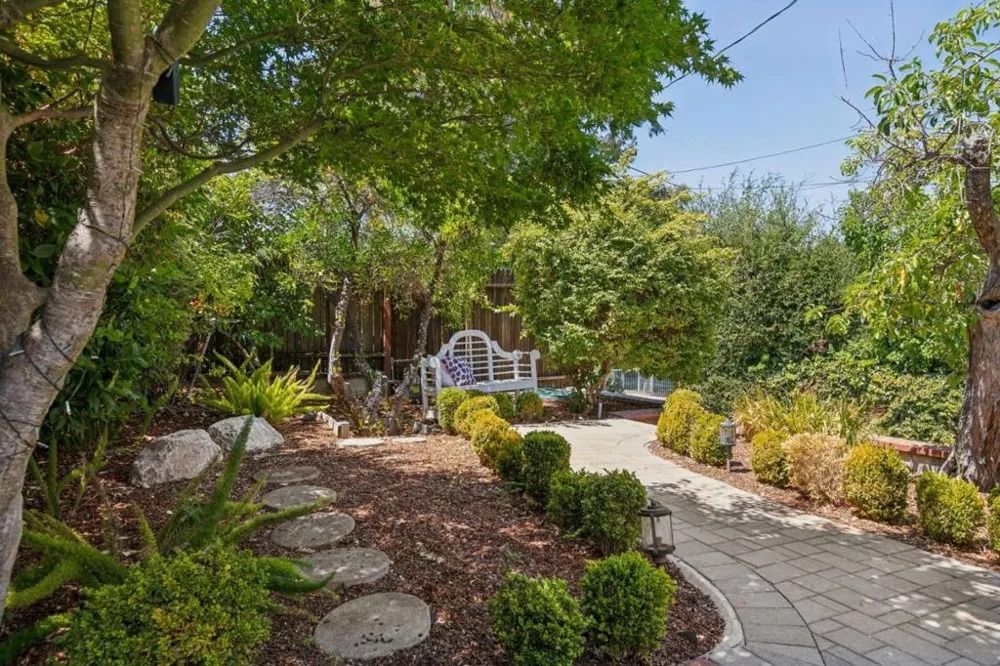 145 Central Avenue Los Gatos, CA 95030