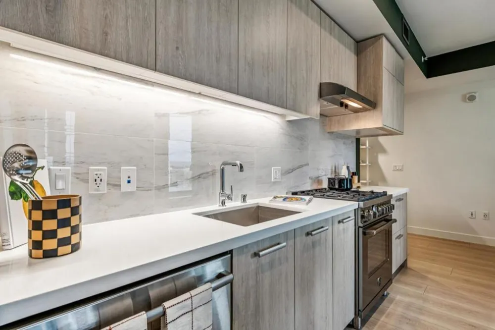 188 W Saint James Street #10803 San Jose, CA 95110