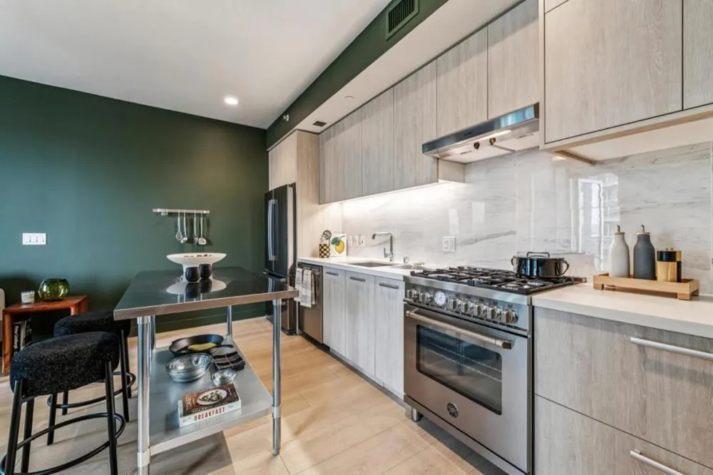 188 W Saint James Street #10803 San Jose, CA 95110