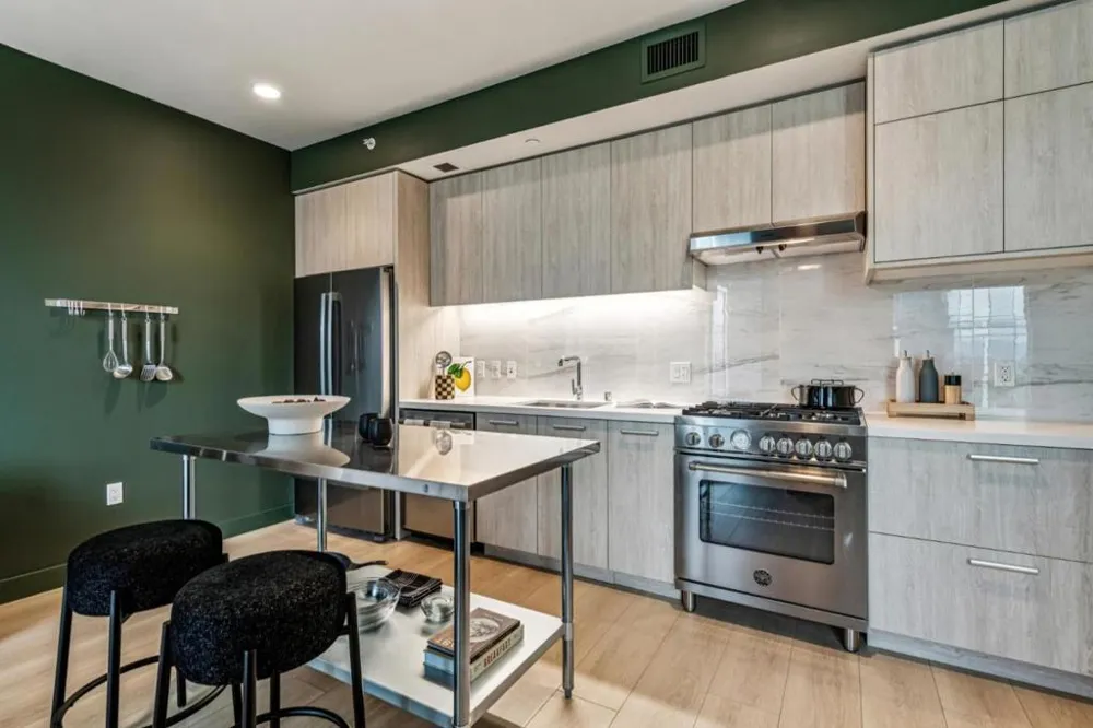 188 W Saint James Street #10803 San Jose, CA 95110