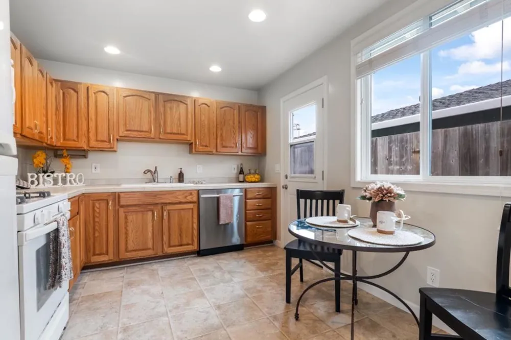 1151 Encanto Way Pacifica, CA 94044