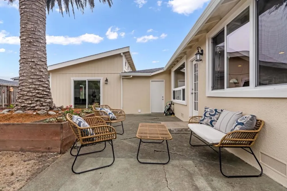 1151 Encanto Way Pacifica, CA 94044