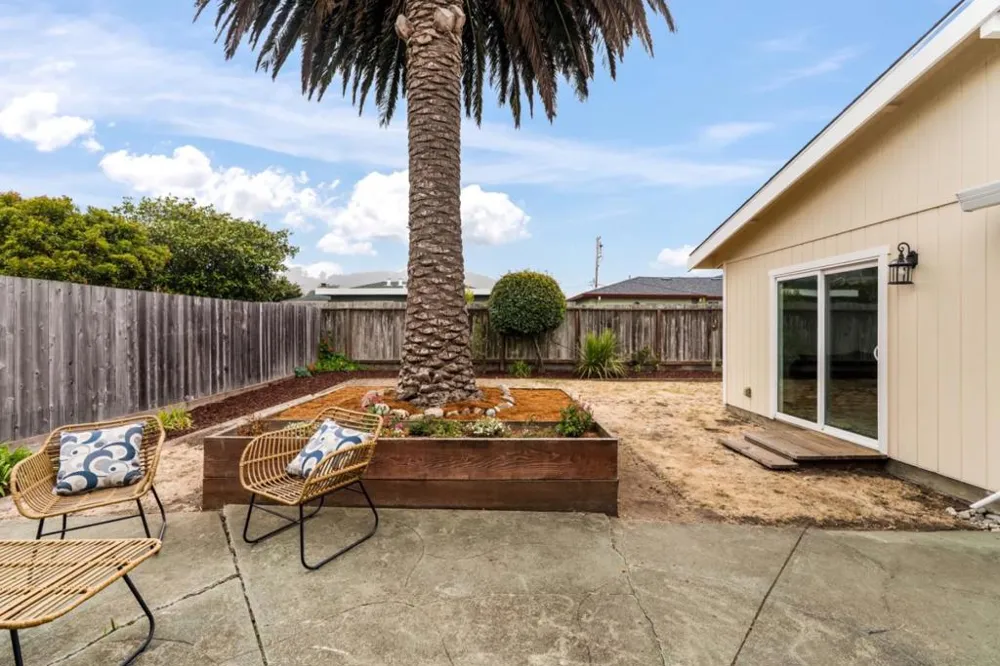 1151 Encanto Way Pacifica, CA 94044
