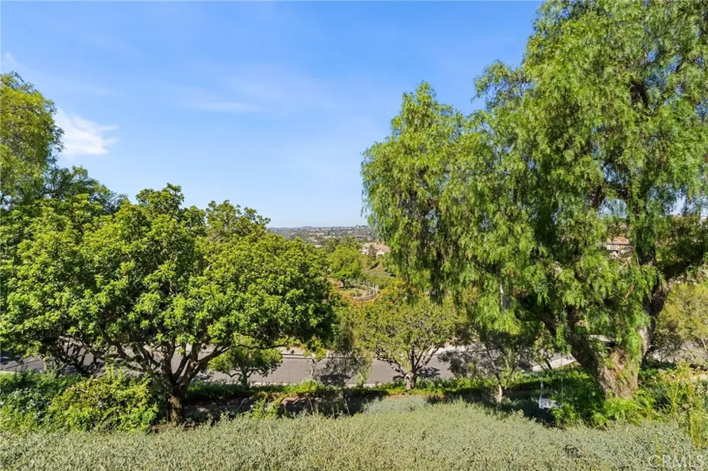 27621 Carballo Mission Viejo, CA 92692