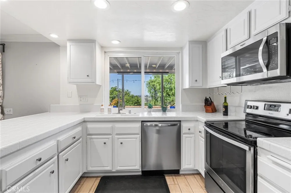 27621 Carballo Mission Viejo, CA 92692