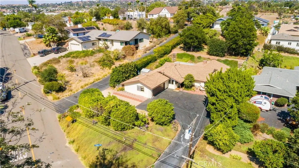 1065 Anza Vista, CA 92084