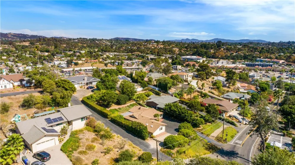 1065 Anza Vista, CA 92084