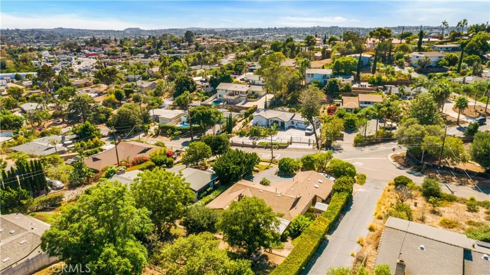 1065 Anza Vista, CA 92084