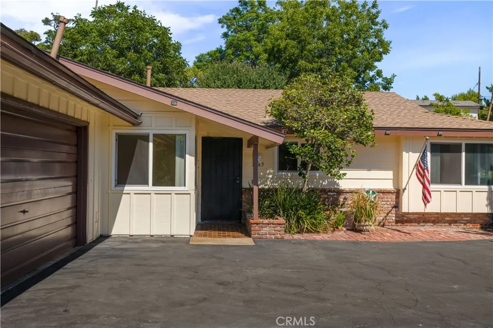 1065 Anza Vista, CA 92084