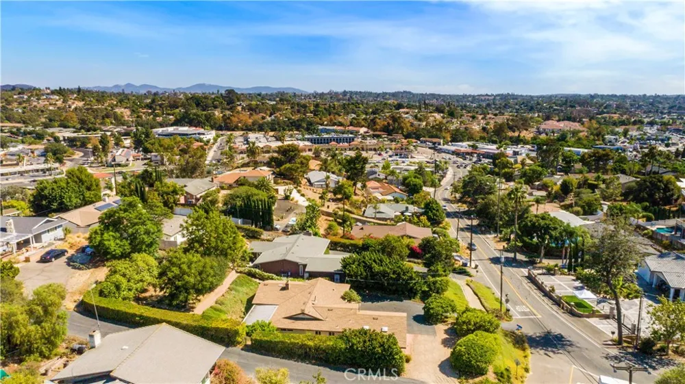 1065 Anza Vista, CA 92084