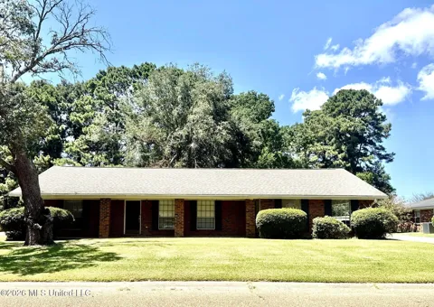 104 Arrowhead Drive