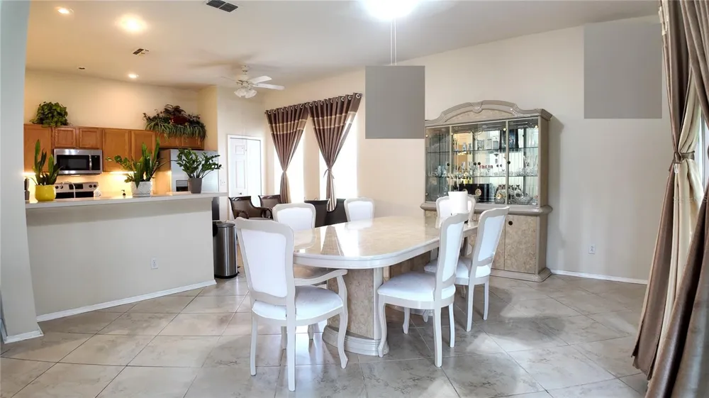 207 39TH STREET E Bradenton, FL 34208
