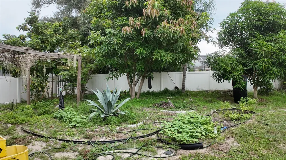 207 39TH STREET E Bradenton, FL 34208