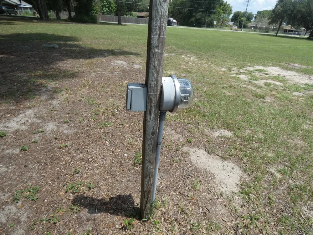 ILLINOIS STREET Lady Lake, FL 32159