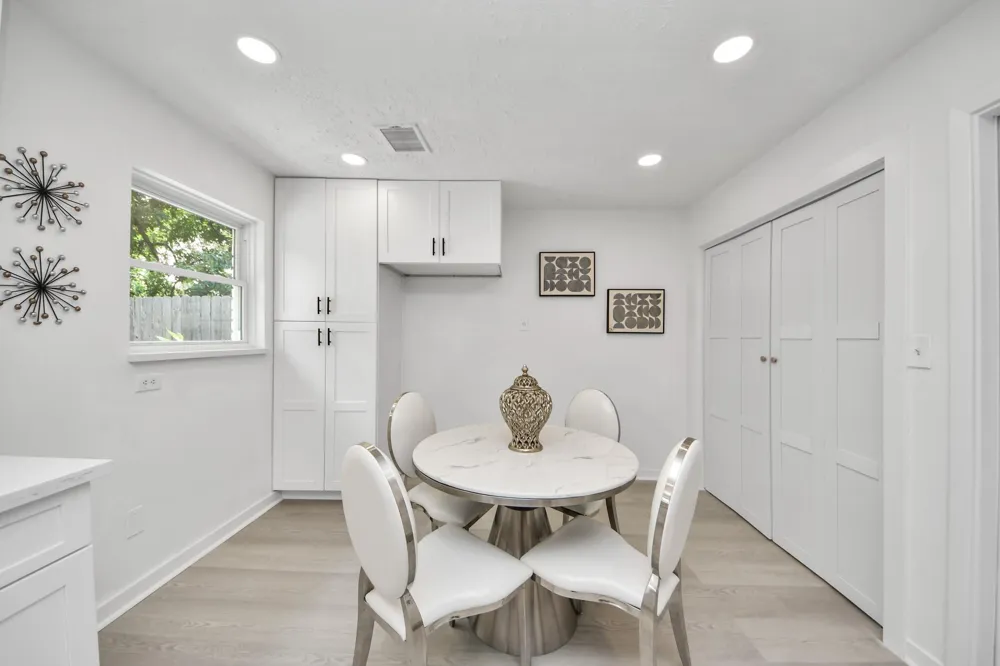 5619 Duxbury Street Houston, TX 77035