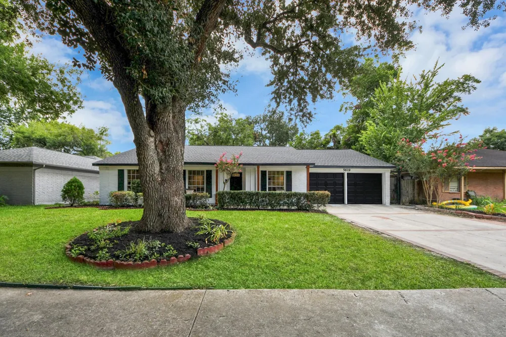 5619 Duxbury Street Houston, TX 77035