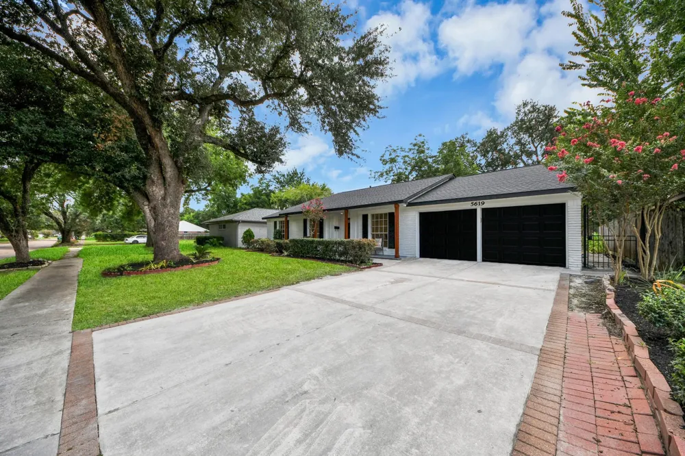 5619 Duxbury Street Houston, TX 77035
