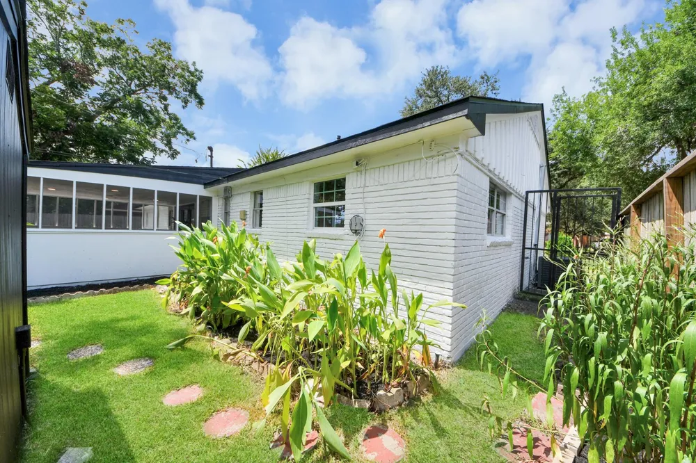 5619 Duxbury Street Houston, TX 77035