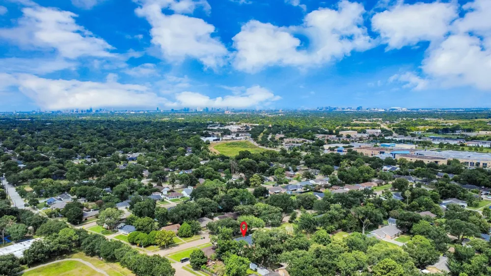5619 Duxbury Street Houston, TX 77035