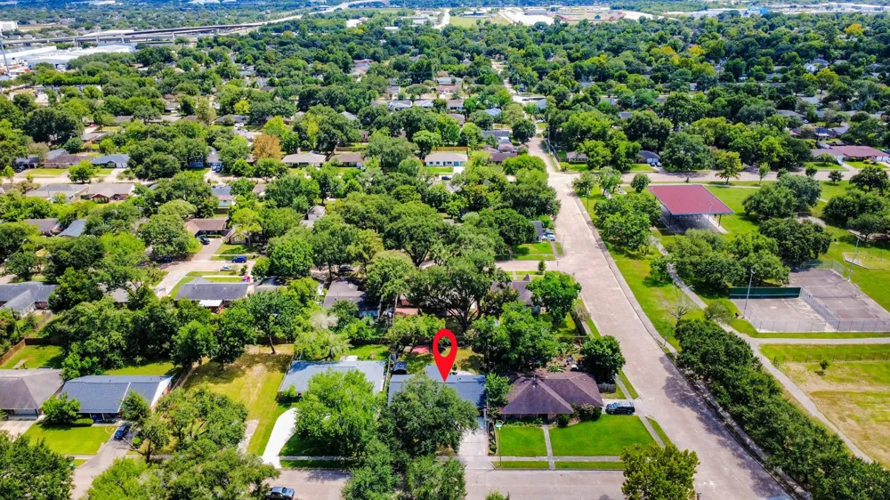 5619 Duxbury Street Houston, TX 77035