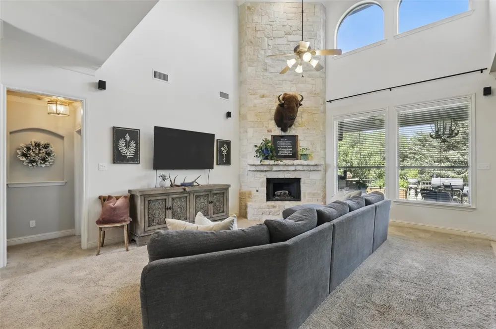 3404 Creek Crossing Drive Weatherford, TX 76087