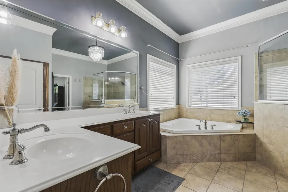 3404 Creek Crossing Drive Weatherford, TX 76087