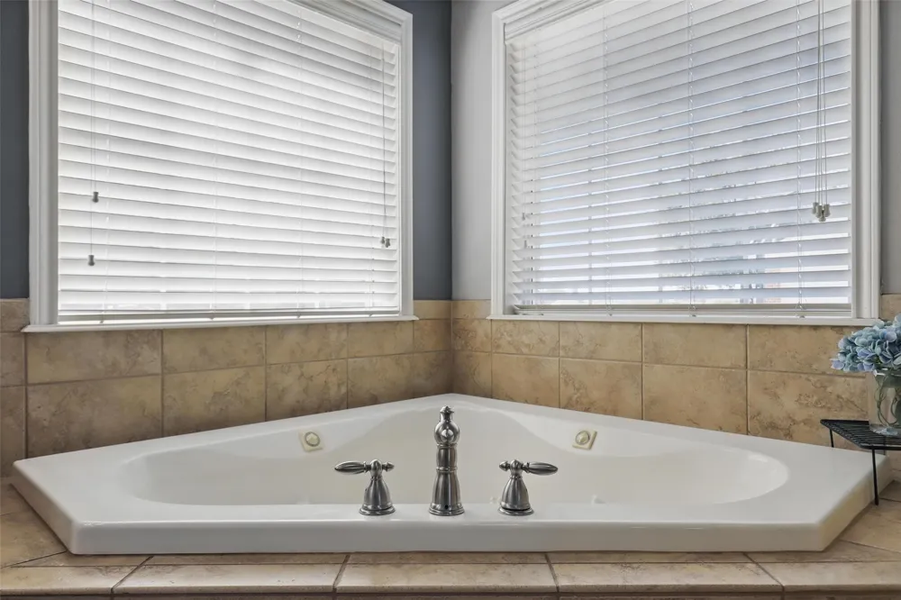 3404 Creek Crossing Drive Weatherford, TX 76087