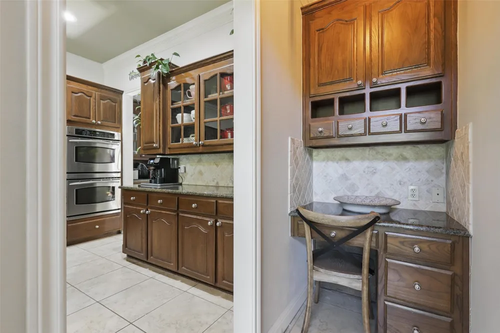 3404 Creek Crossing Drive Weatherford, TX 76087