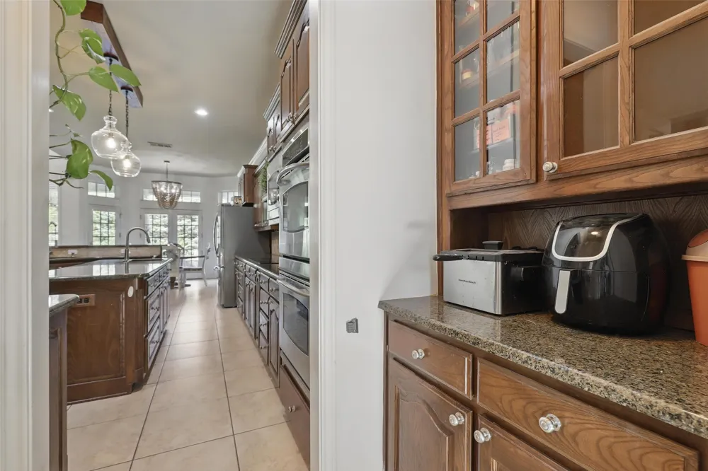 3404 Creek Crossing Drive Weatherford, TX 76087