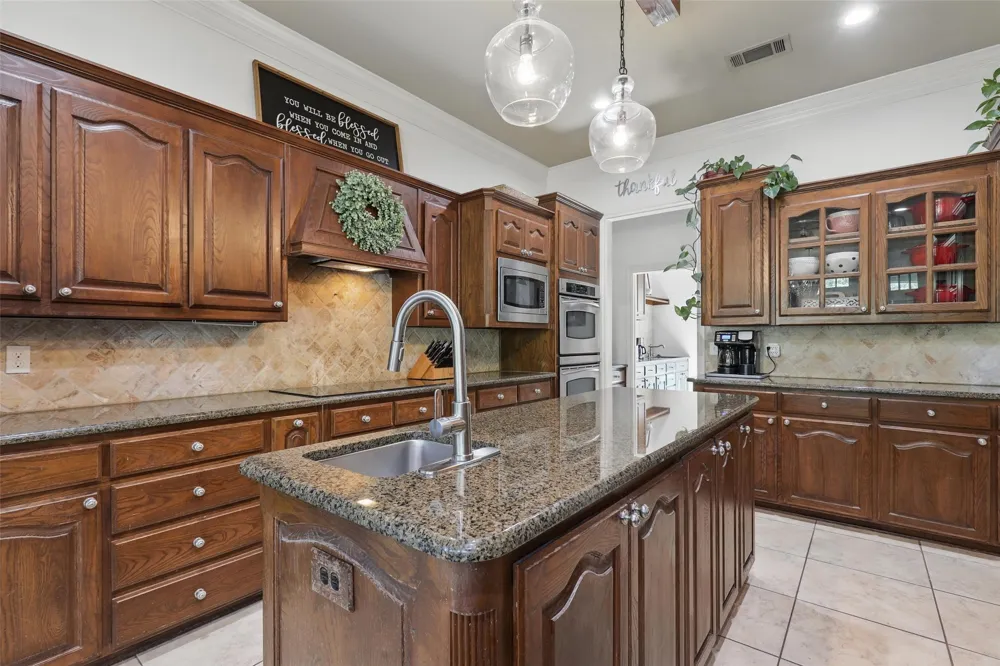 3404 Creek Crossing Drive Weatherford, TX 76087