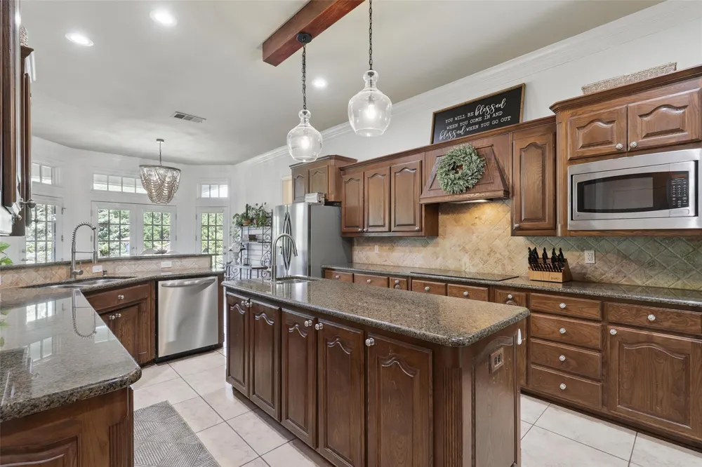 3404 Creek Crossing Drive Weatherford, TX 76087