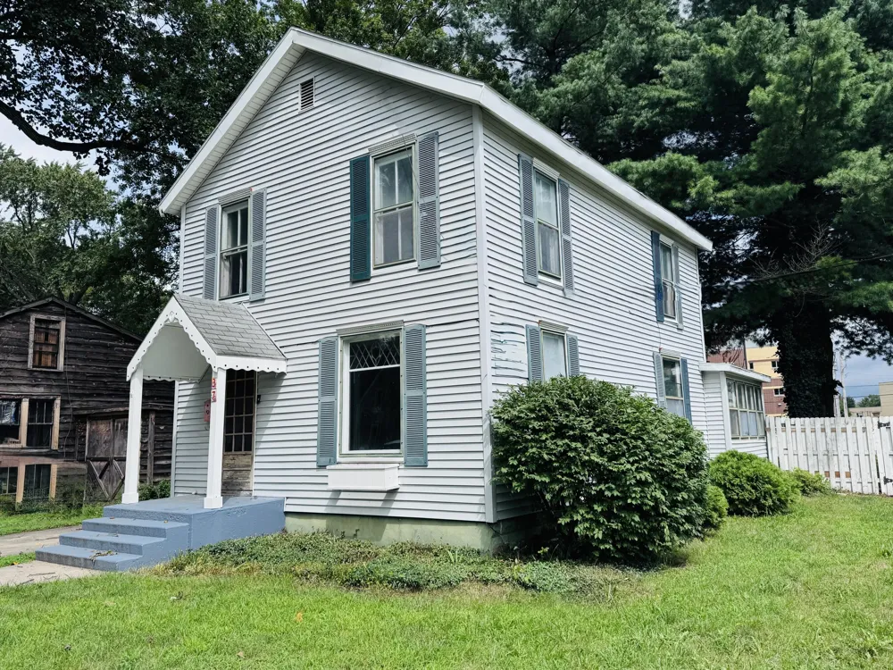 37 Lincoln Avenue Niles, MI 49120