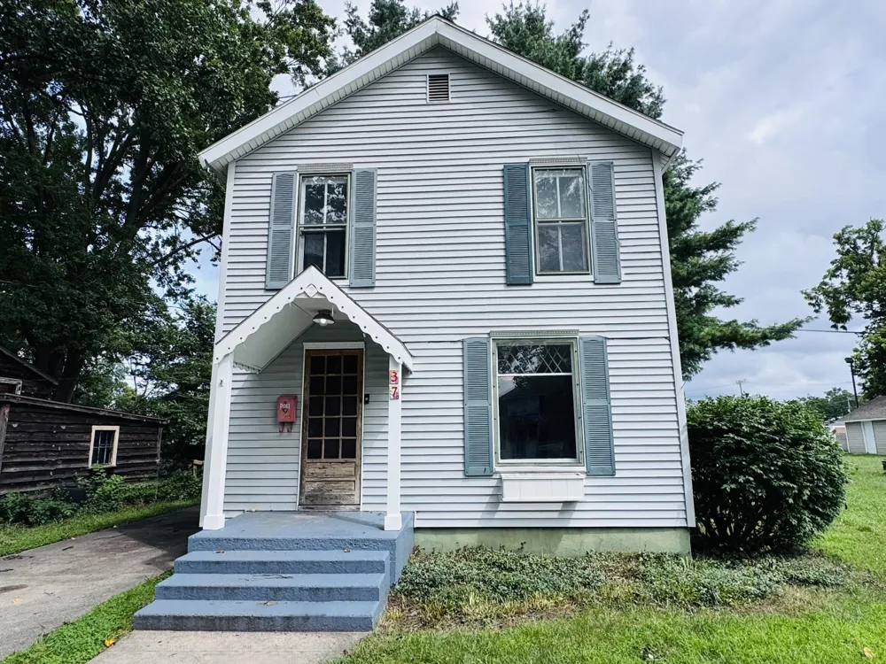 37 Lincoln Avenue Niles, MI 49120