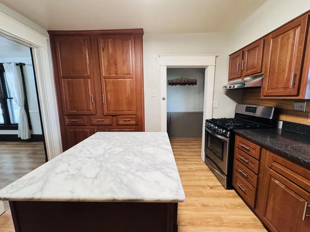 37 Lincoln Avenue Niles, MI 49120
