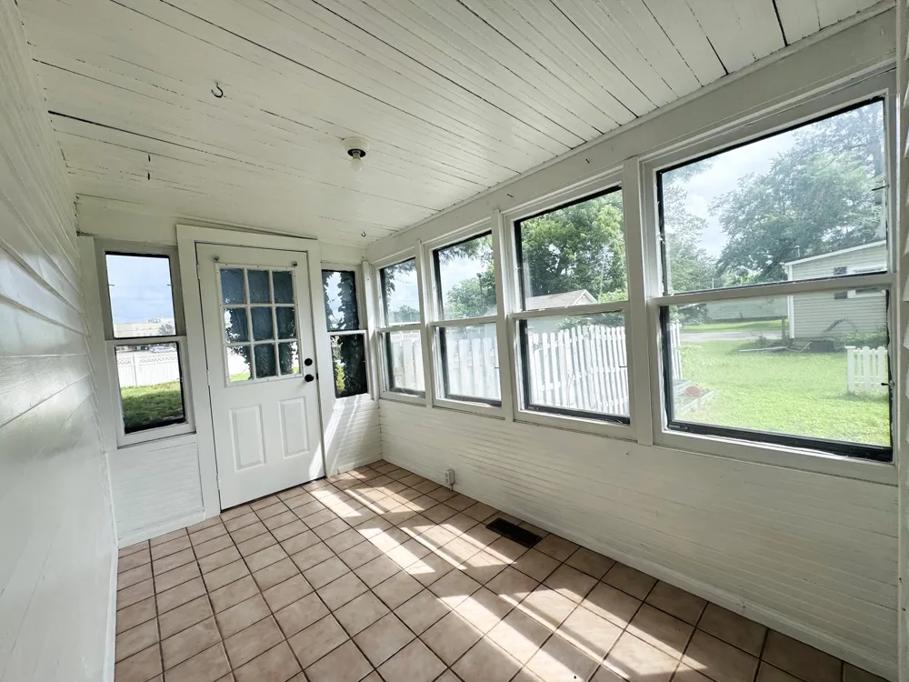 37 Lincoln Avenue Niles, MI 49120