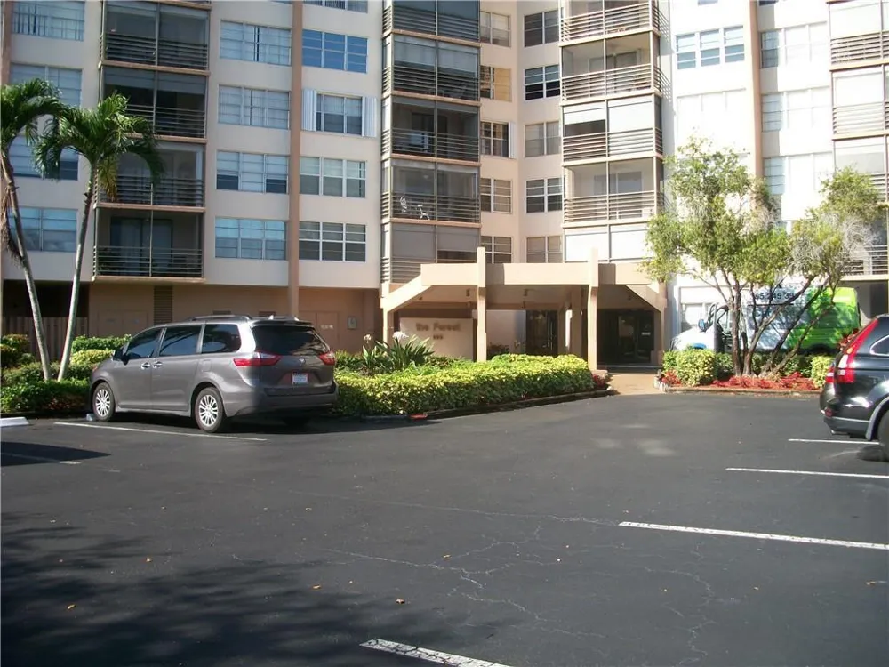 900 SAINT CHARLES PLACE #311 Pembroke Pines, FL 33026