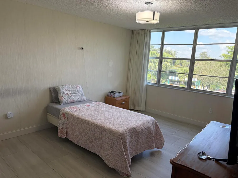 900 SAINT CHARLES PLACE #311 Pembroke Pines, FL 33026