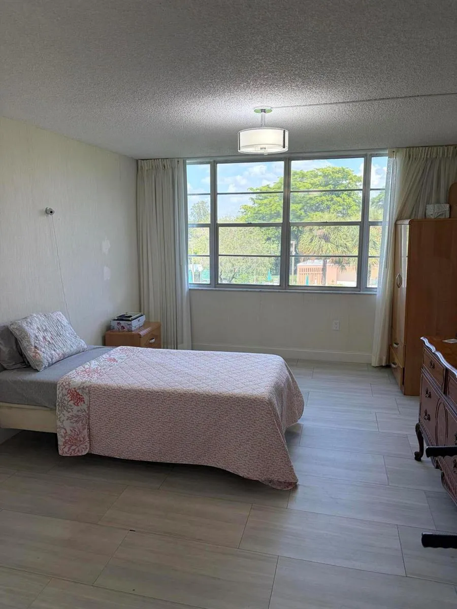 900 SAINT CHARLES PLACE #311 Pembroke Pines, FL 33026