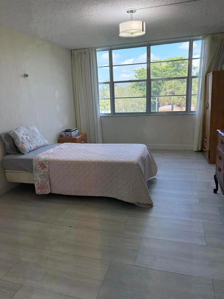 900 SAINT CHARLES PLACE #311 Pembroke Pines, FL 33026