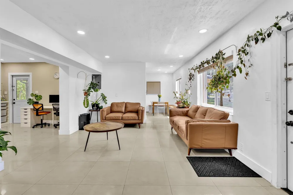 721 FAIRWAY DRIVE Plantation, FL 33317
