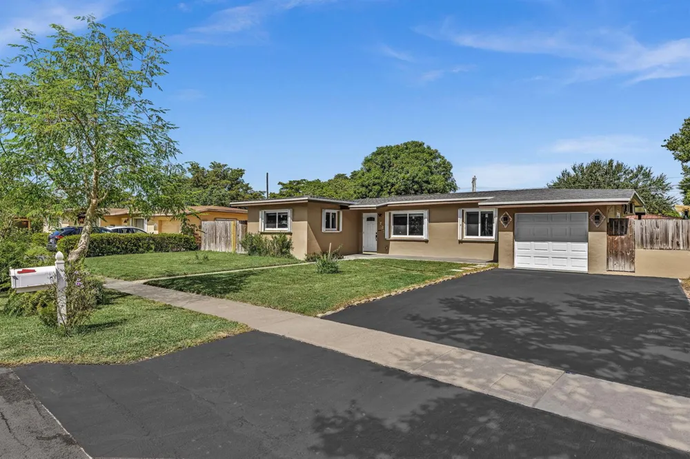 721 FAIRWAY DRIVE Plantation, FL 33317